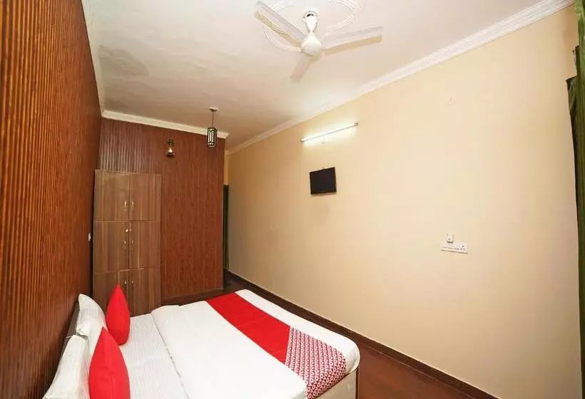 ホテル Oyo 35640 Shri Sai Guest House