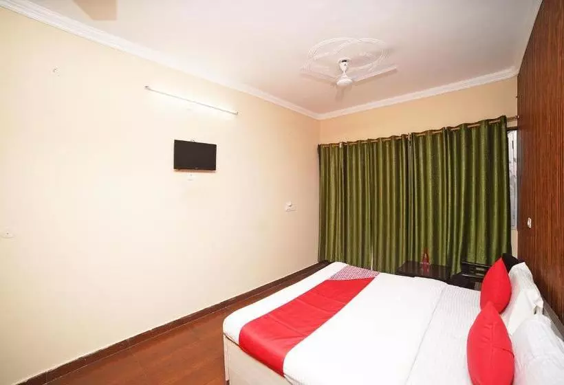 ホテル Oyo 35640 Shri Sai Guest House