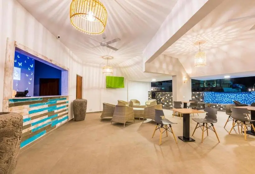 Azur Paradise Hotel & Rooftop Bar