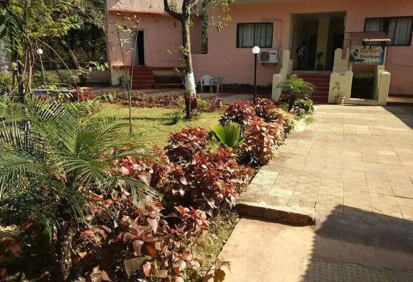 Hotelli Redwood Resort Matheran