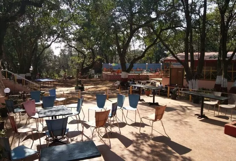 Hotelli Redwood Resort Matheran