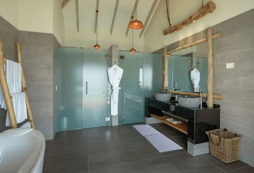 استراحتگاه You & Me Maldives - Adults Only