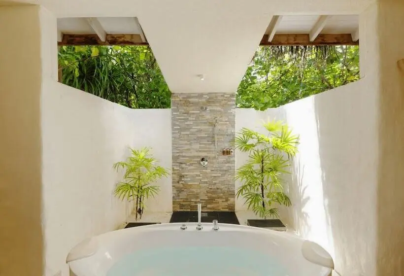 استراحتگاه You & Me Maldives - Adults Only