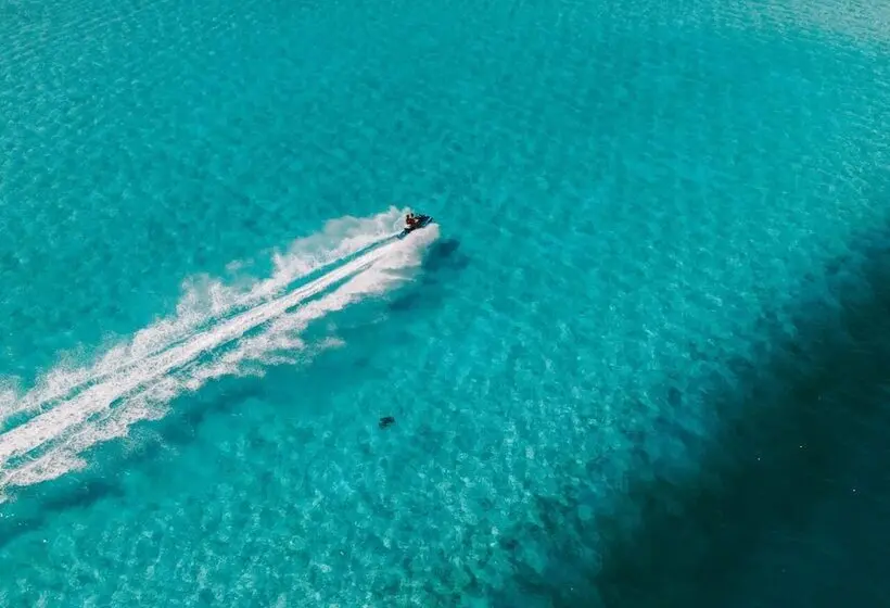 استراحتگاه You & Me Maldives - Adults Only