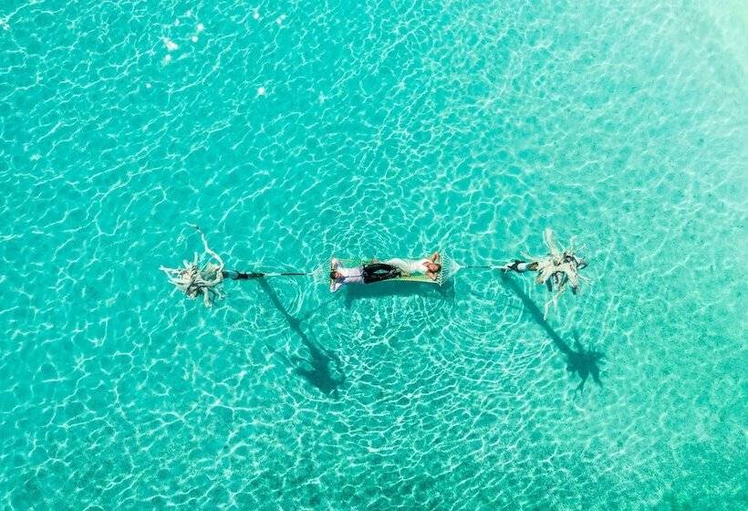 استراحتگاه You & Me Maldives