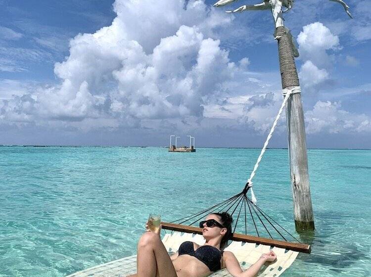 استراحتگاه You & Me Maldives