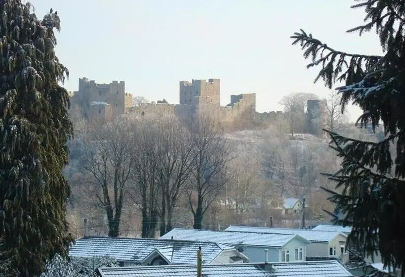 ユースホステル The Cliffe At Dinham