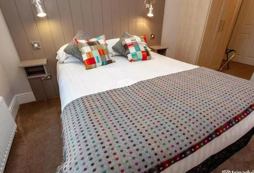 ユースホステル The Cliffe At Dinham