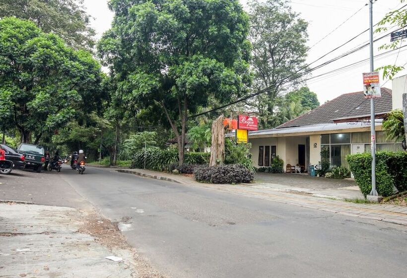 Pensionat Literooms Kebun Raya Bogor