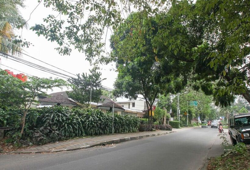 Pensionat Literooms Kebun Raya Bogor