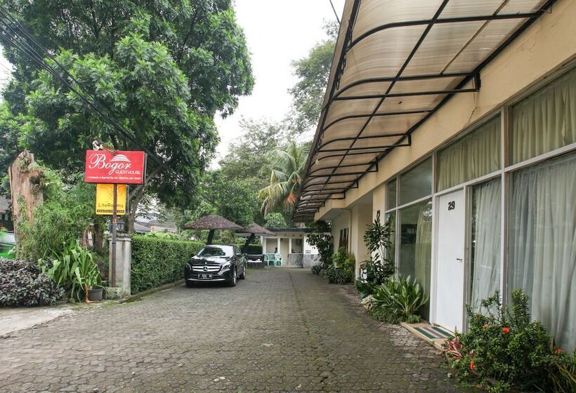 Pensionat Literooms Kebun Raya Bogor