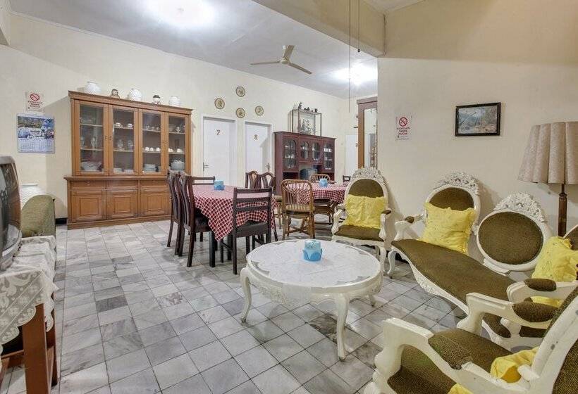 Pensionat Literooms Kebun Raya Bogor