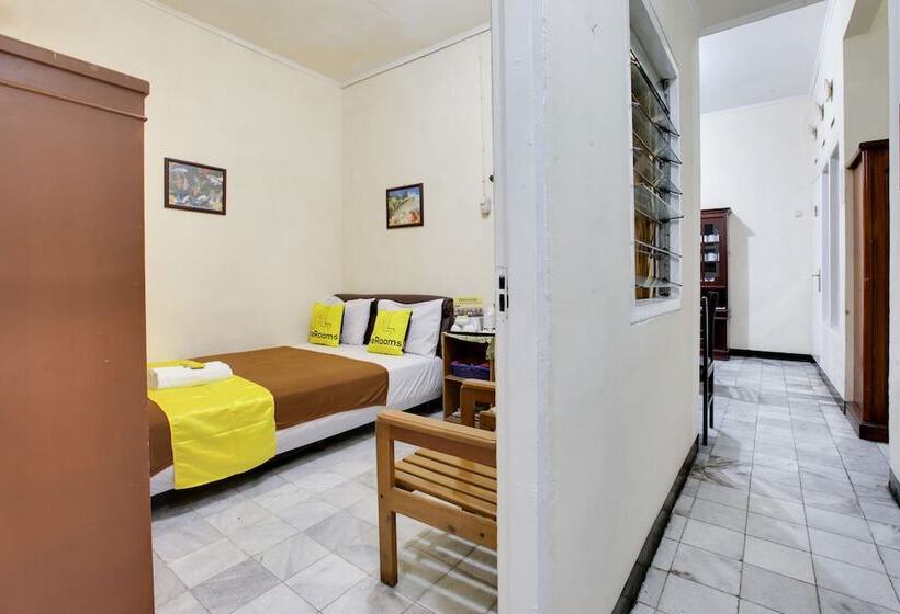 Pensionat Literooms Kebun Raya Bogor