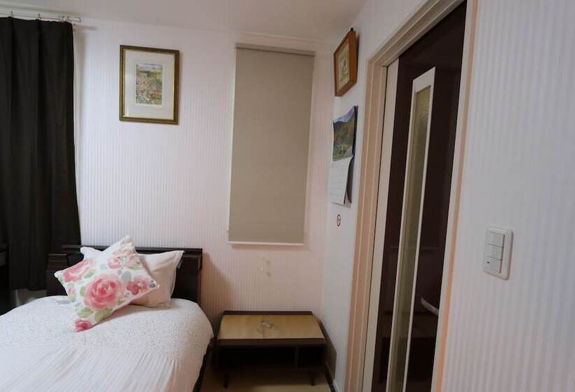 Пансион Tokyo Akishima Guest House