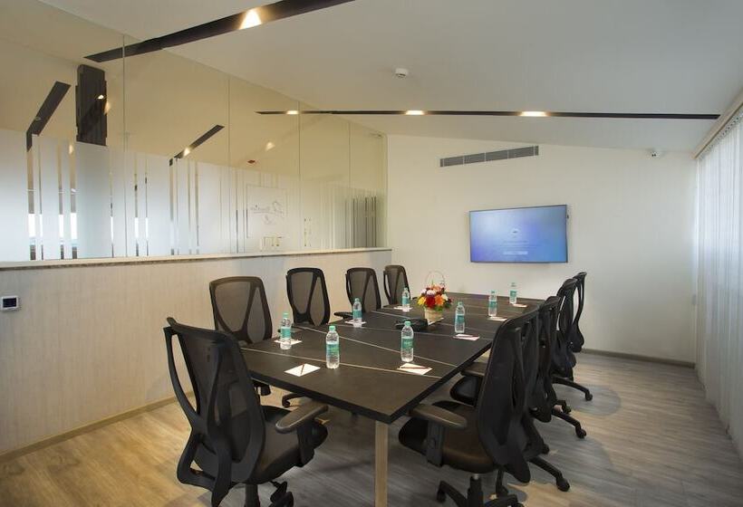 Отель De Venetian By Tgi