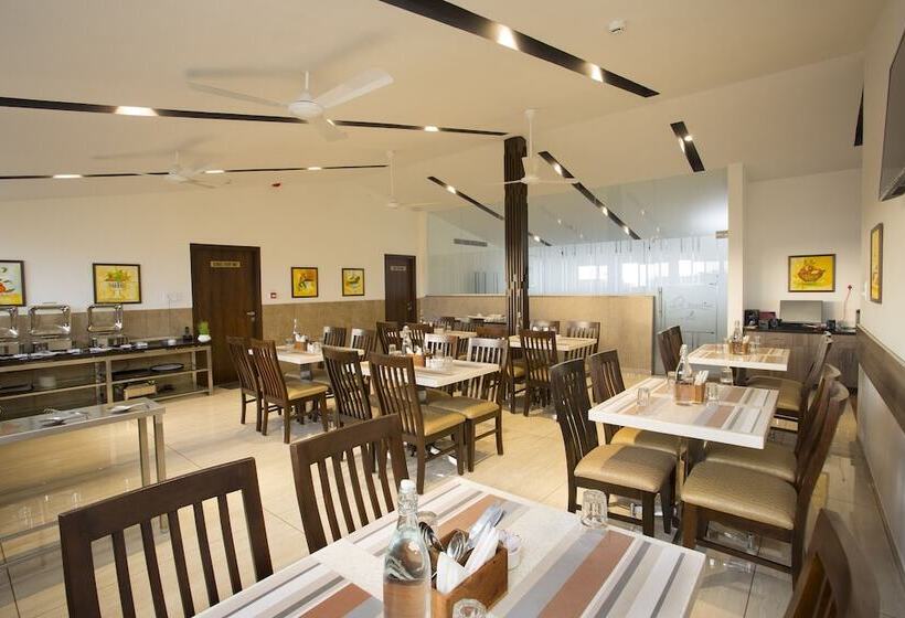 Отель De Venetian By Tgi