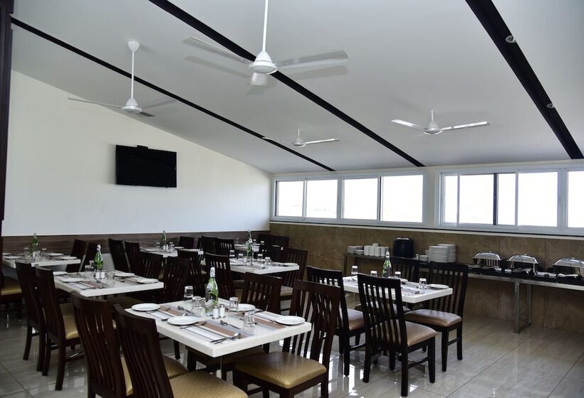 Отель De Venetian By Tgi