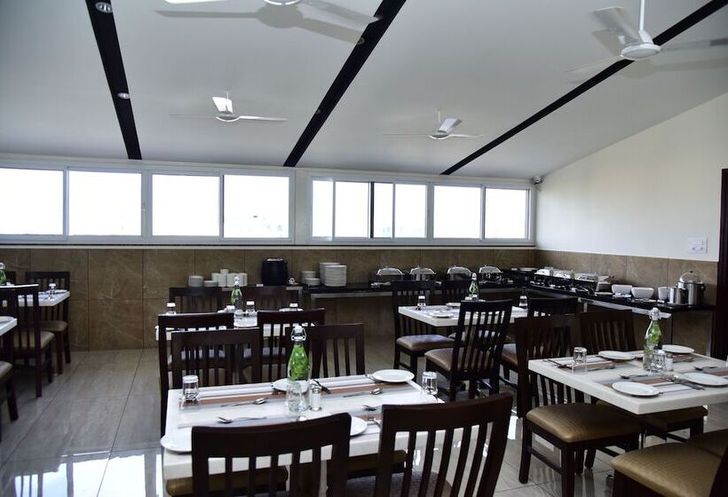 Отель De Venetian By Tgi