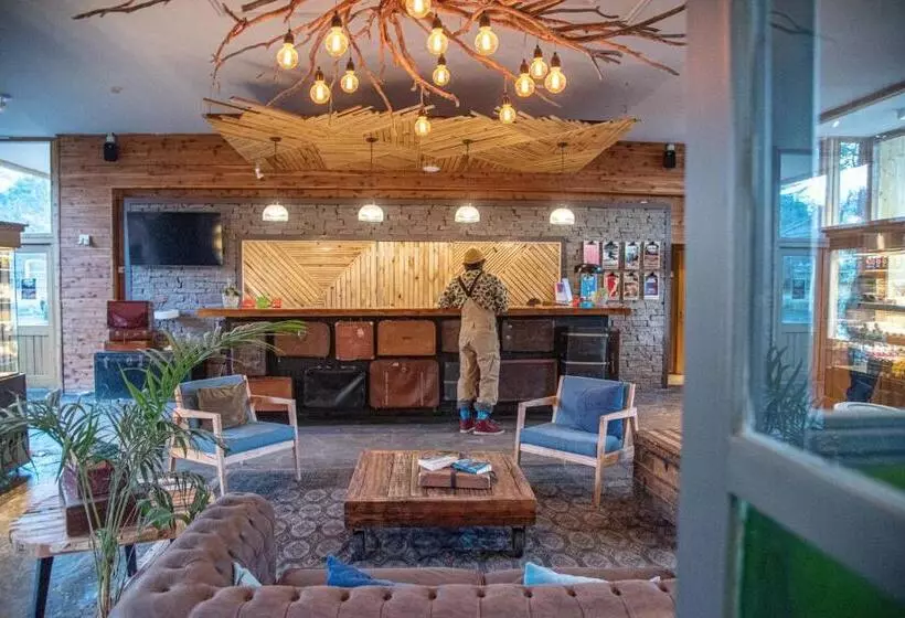 Hotelli Socialtel Bariloche   Formerly Selina Bariloche