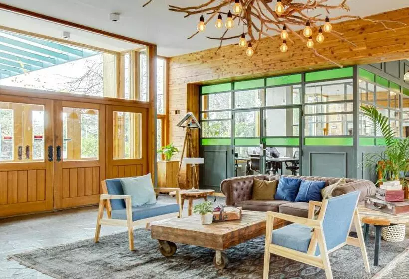 Hotelli Socialtel Bariloche   Formerly Selina Bariloche