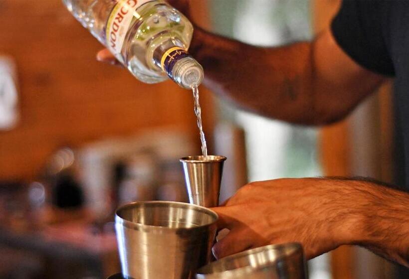 هتل Socialtel Bariloche   Formerly Selina Bariloche