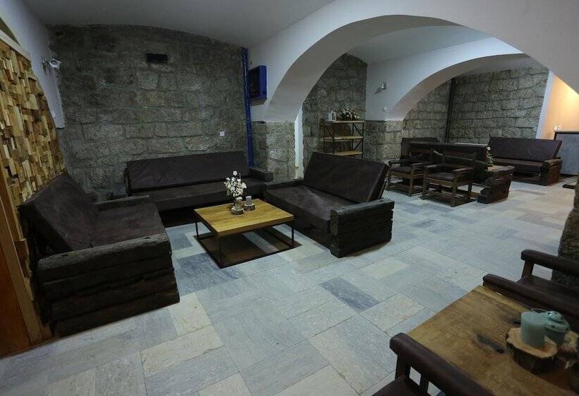 Casa De La Montaña Adults Only Hostel