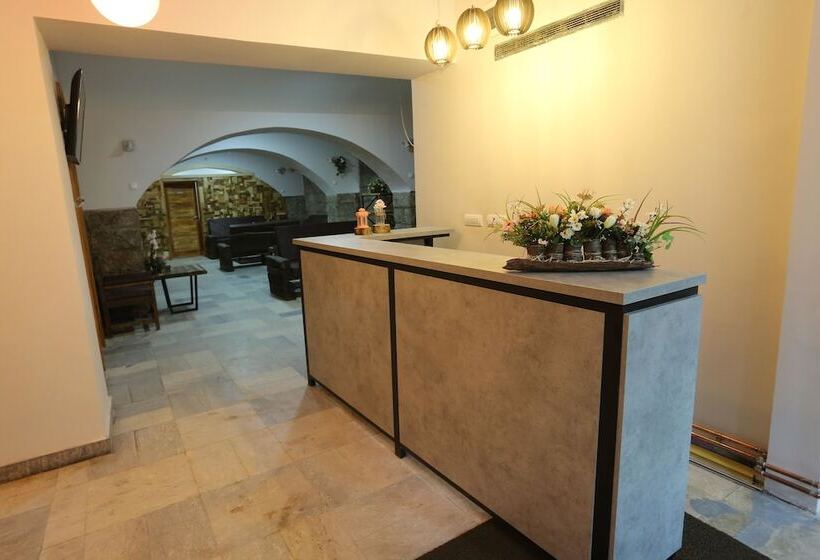 Casa De La Montaña Adults Only Hostel