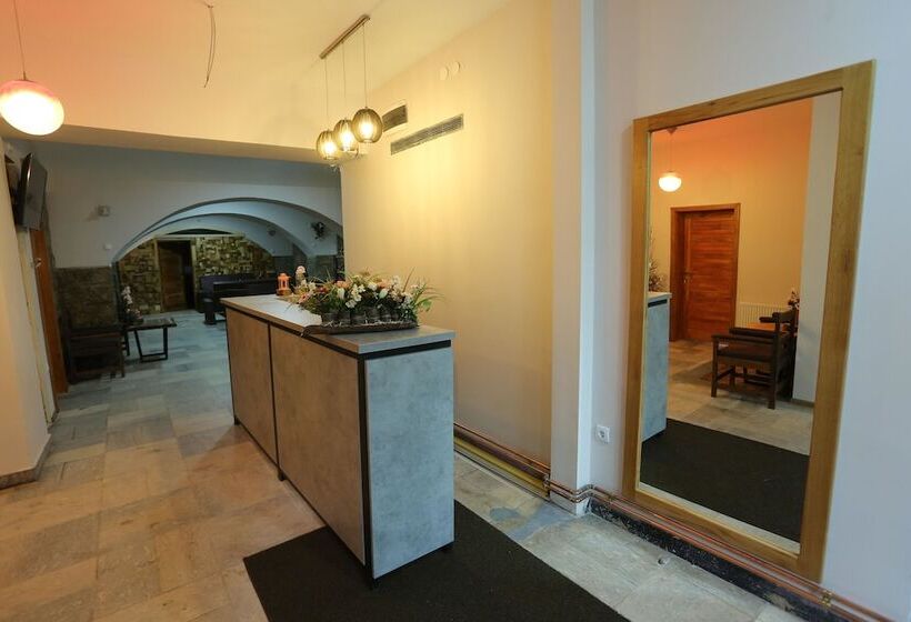 Casa De La Montaña Adults Only Hostel