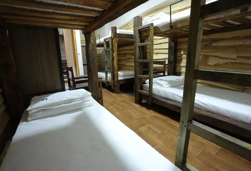 Casa De La Montaña Adults Only Hostel