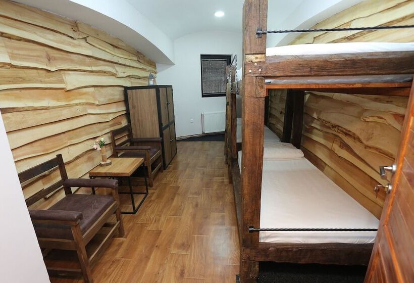 Casa De La Montaña Adults Only Hostel