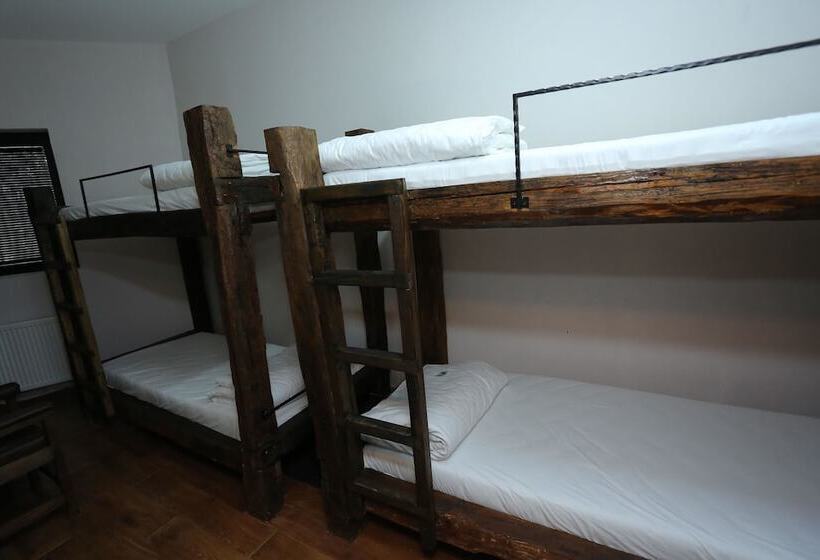 Casa De La Montaña Adults Only Hostel