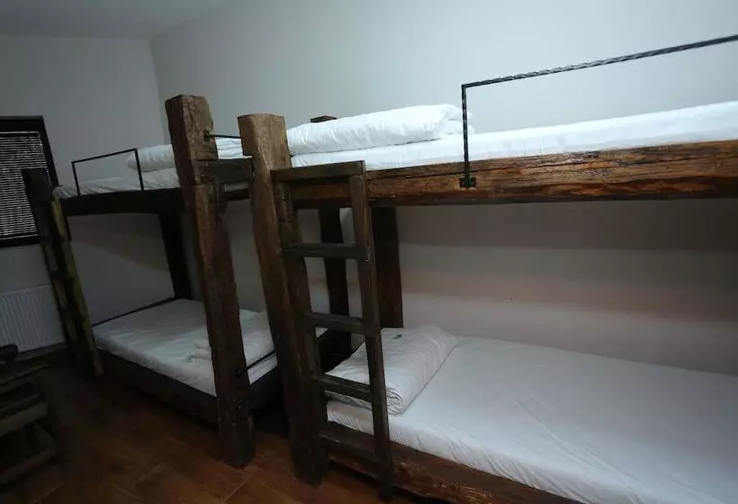 Casa De La Montaña Adults Only Hostel