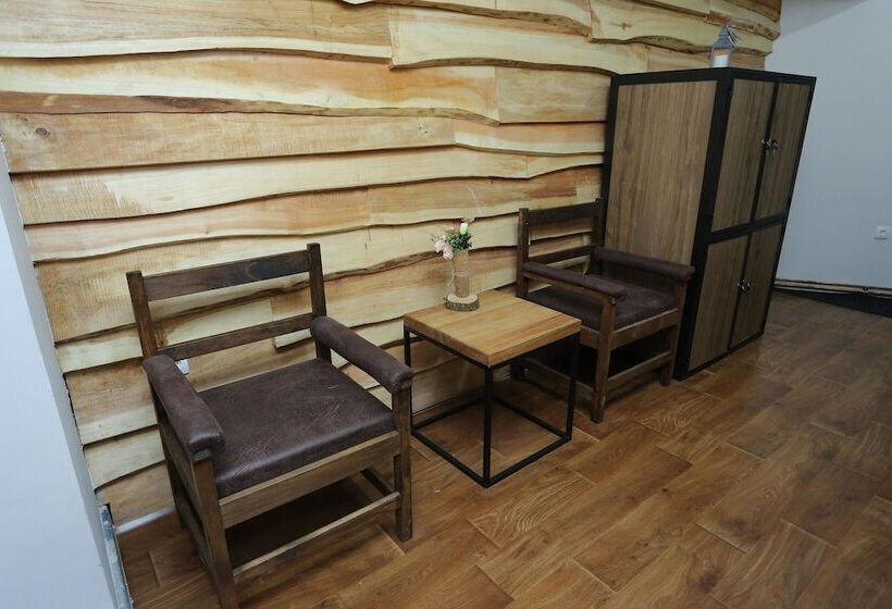 Casa De La Montaña Adults Only Hostel