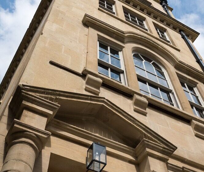 Hiding Space   Trim Street Apartments