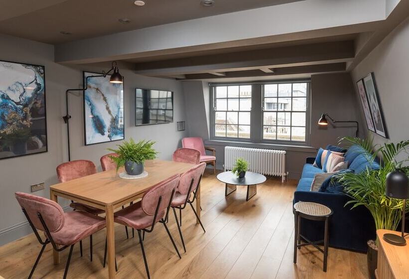 Hiding Space   Trim Street Apartments