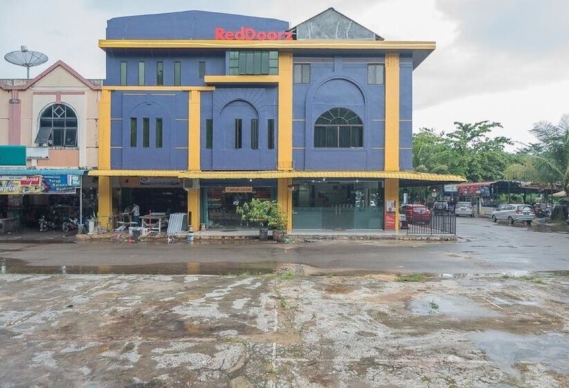 פנסיון Reddoorz Near Rsud Embung Fatimah Batam