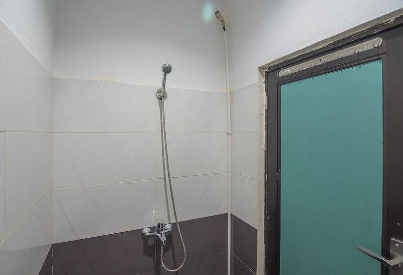 פנסיון Reddoorz Near Rsud Embung Fatimah Batam