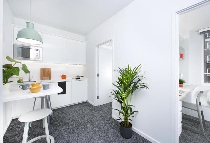 Destiny Student  Bloomsbury