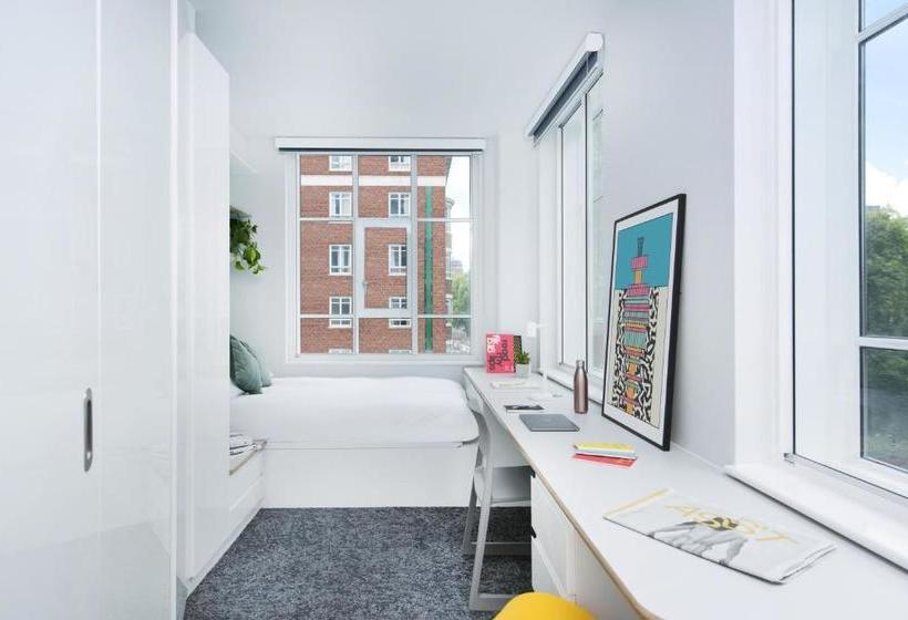 Destiny Student  Bloomsbury