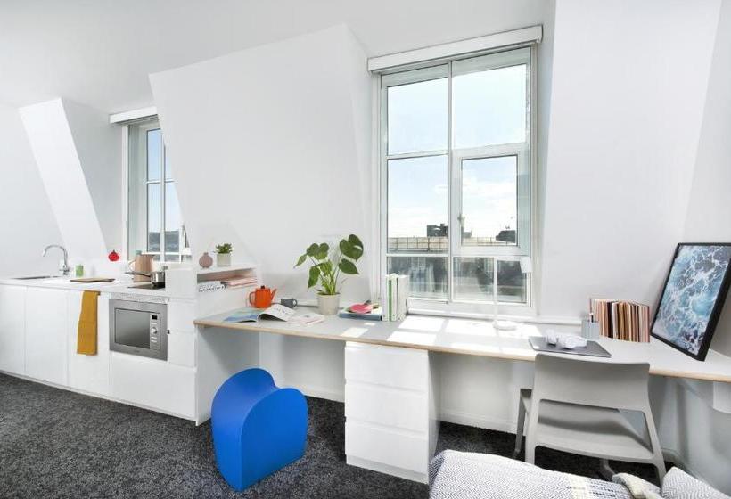 Destiny Student  Bloomsbury