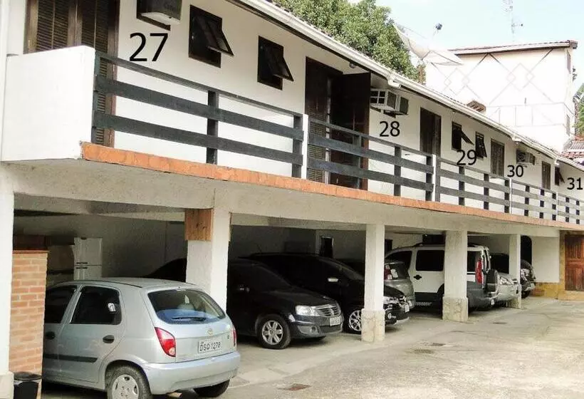 Hotelli Halloween Inn Penedo