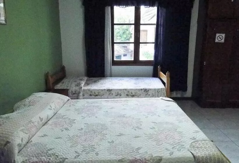 Hotelli Halloween Inn Penedo