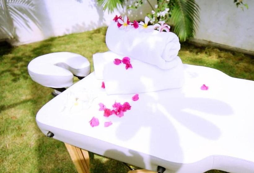 فندق The Flame Tree Estate &