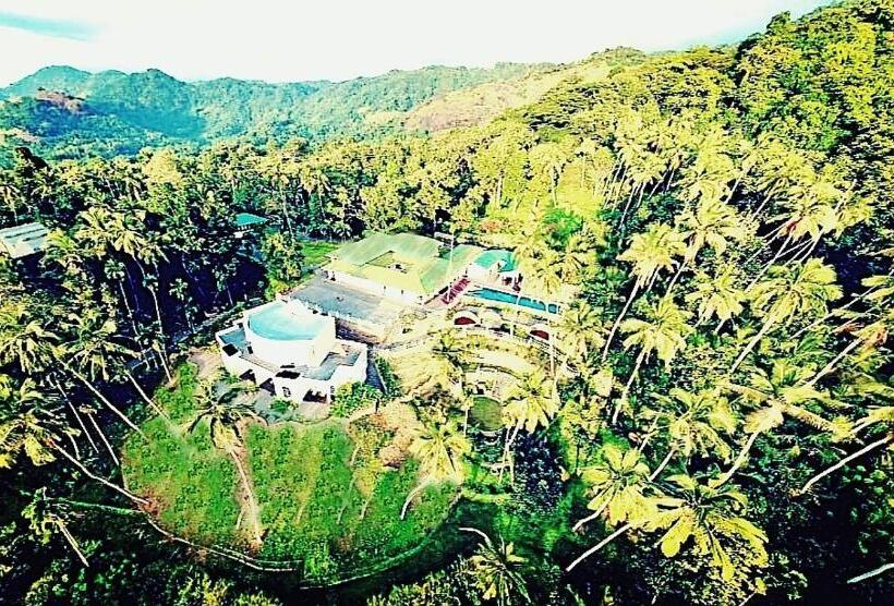 فندق The Flame Tree Estate &