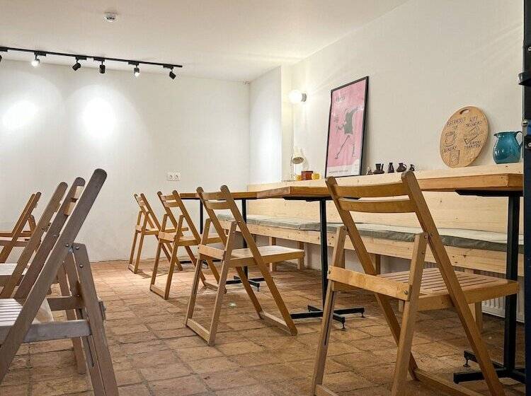 Black Tomato Hostel Kutaisi