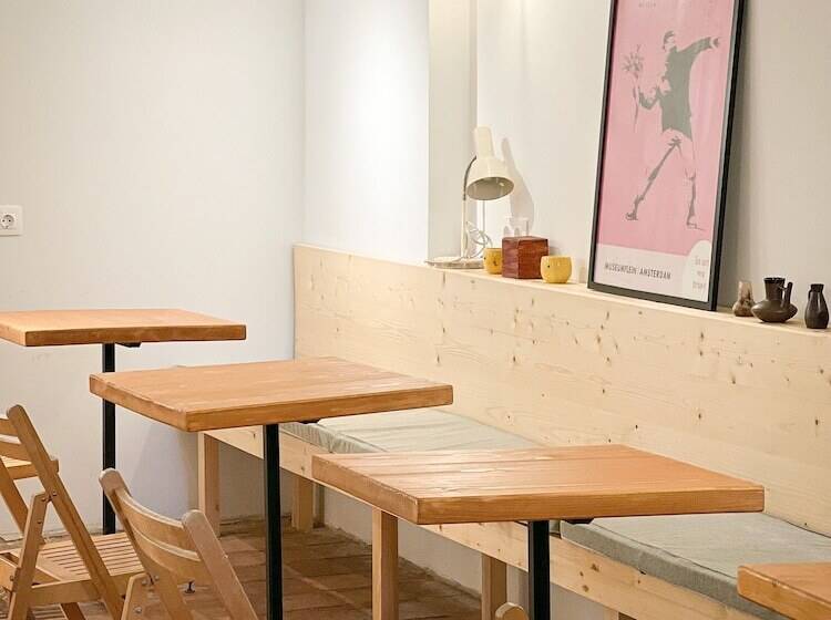 Black Tomato Hostel Kutaisi