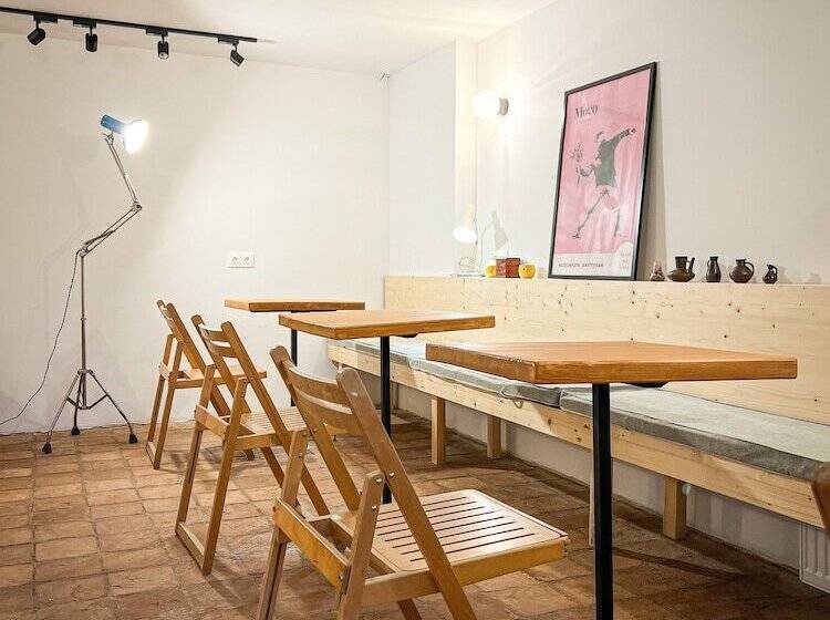 Black Tomato Hostel Kutaisi