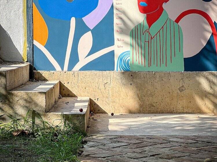 Black Tomato Hostel Kutaisi