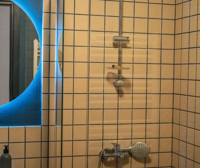 Black Tomato Hostel Kutaisi