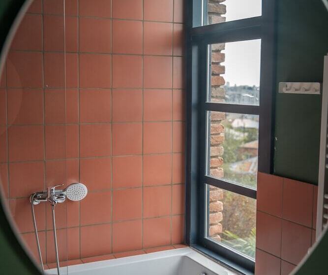 Black Tomato Hostel Kutaisi